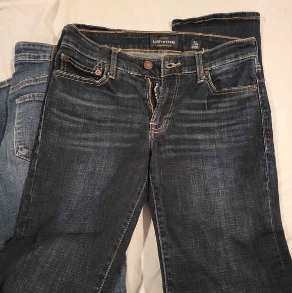 *2pr. Woman's lucky brand jeans. Size 2 - Picture 3 of 7